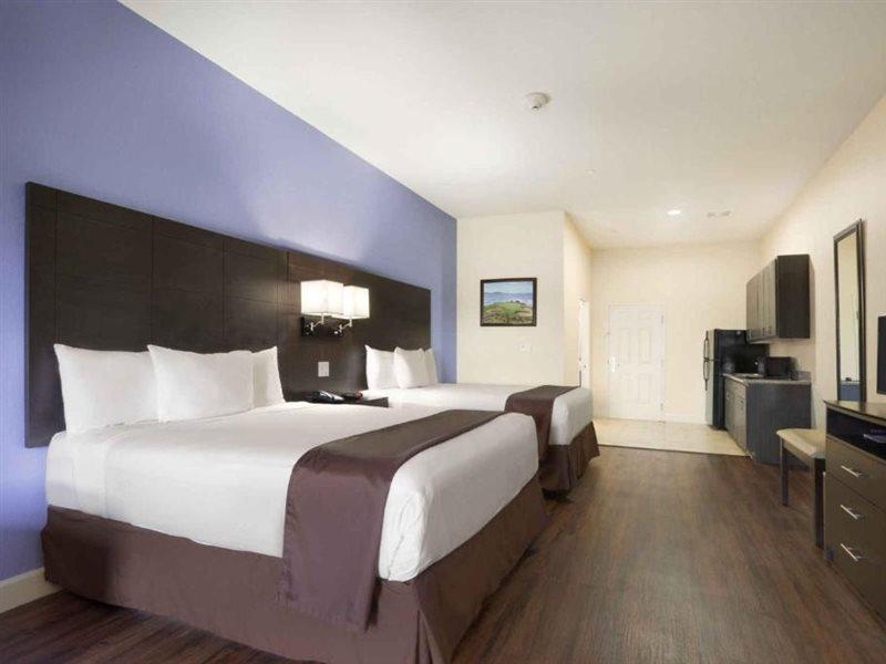 Days Inn & Suites By Wyndham Galveston West/Seawall Екстер'єр фото