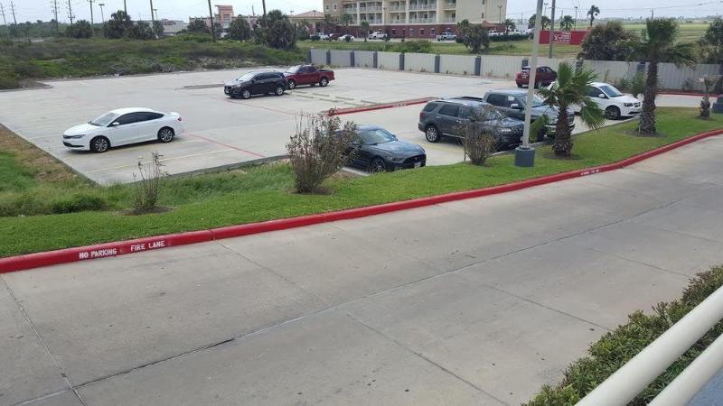 Days Inn & Suites By Wyndham Galveston West/Seawall Екстер'єр фото
