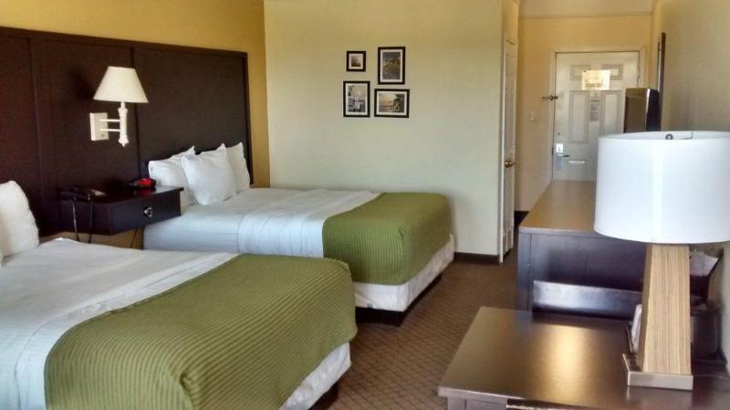 Days Inn & Suites By Wyndham Galveston West/Seawall Екстер'єр фото