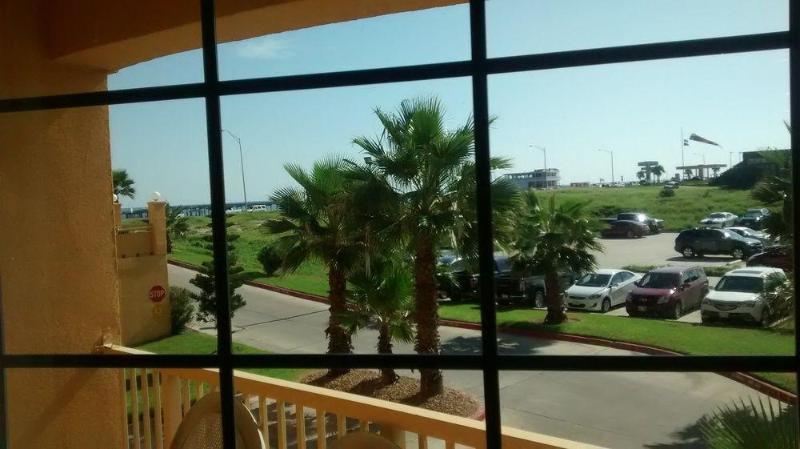 Days Inn & Suites By Wyndham Galveston West/Seawall Екстер'єр фото