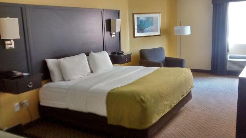 Days Inn & Suites By Wyndham Galveston West/Seawall Екстер'єр фото