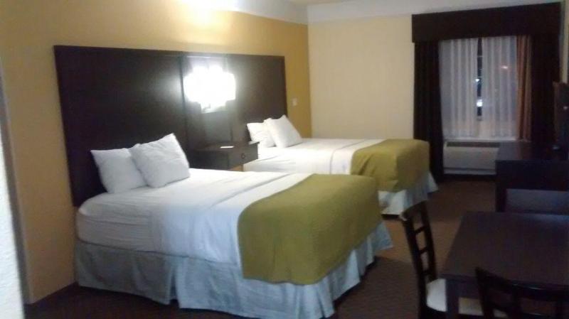 Days Inn & Suites By Wyndham Galveston West/Seawall Екстер'єр фото