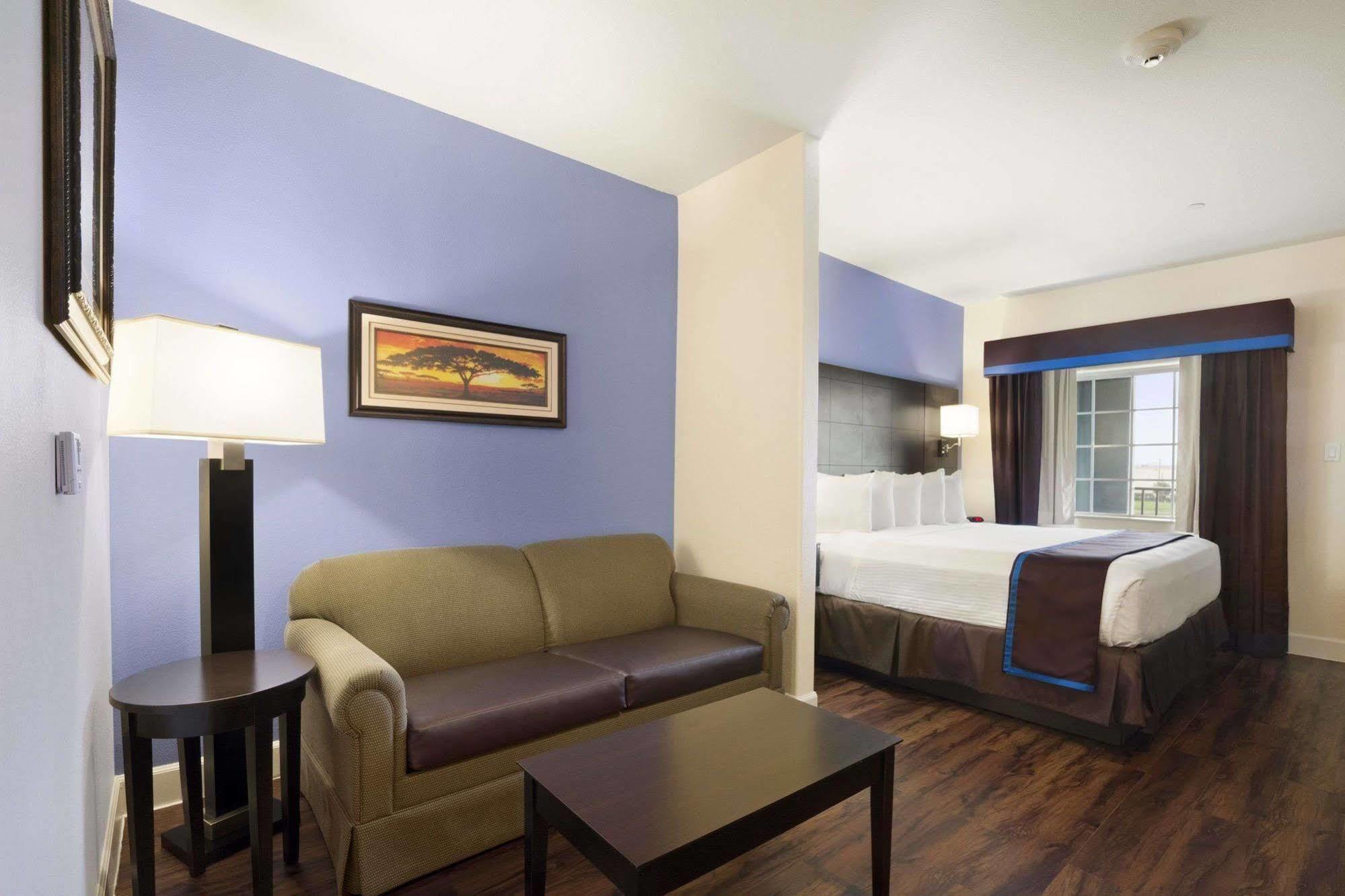 Days Inn & Suites By Wyndham Galveston West/Seawall Екстер'єр фото